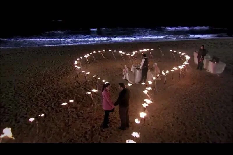 Kumsalda Yemek Masası 1